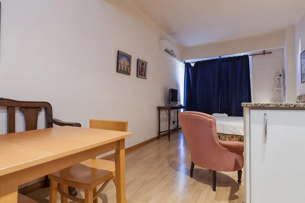 Flateli Granados Daire Barselona İspanya